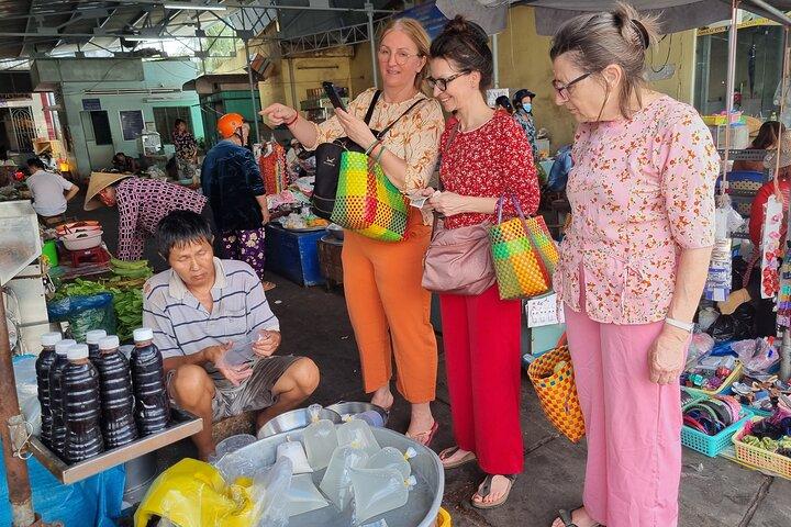 Cooking class & Vibrant Mekong Market by Scooter (Half-Day)