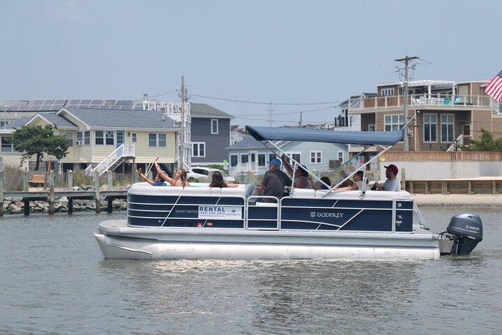 8-Hour Pontoon Boat Rental in Dewey Beach