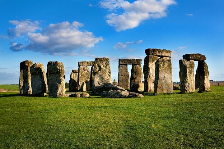 London to Stonehenge Shuttle Bus and Independent Day Trip