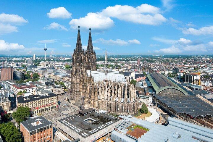 Self-guided scavenger hunt and city rally in Cologne