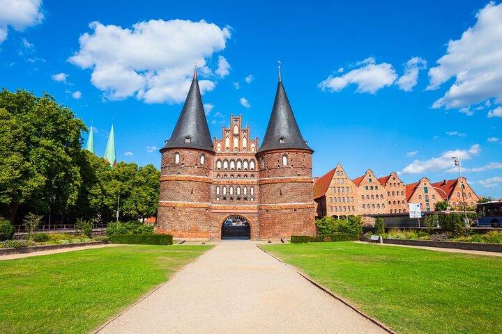Self-guided scavenger hunt and city rally in Lübeck