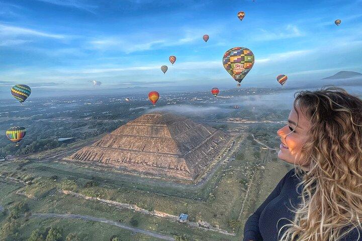 Balloon Flight and Teotihuacan Tour w/Breakfast from Mexico City