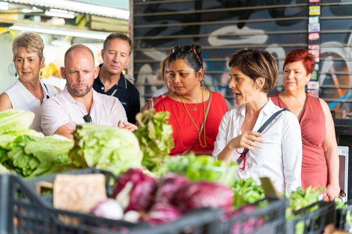 Cesarine: Market Tour & Home Cooking Class in Genoa