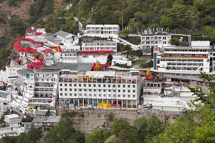 Guaranteed Vaishno devi darshan by Helicopter.