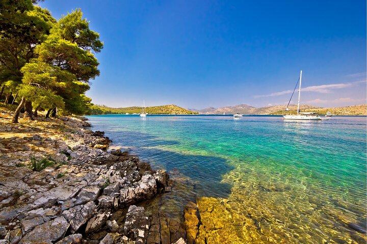 Half Day Speedboat Tour Around Islands of Zadar with Drinks