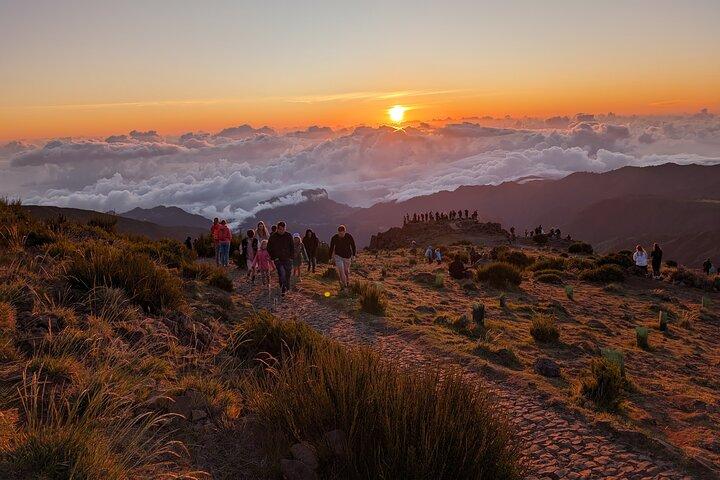 Sunrise Tour at Pico do Arieiro with coffee/tea and breakfast included 