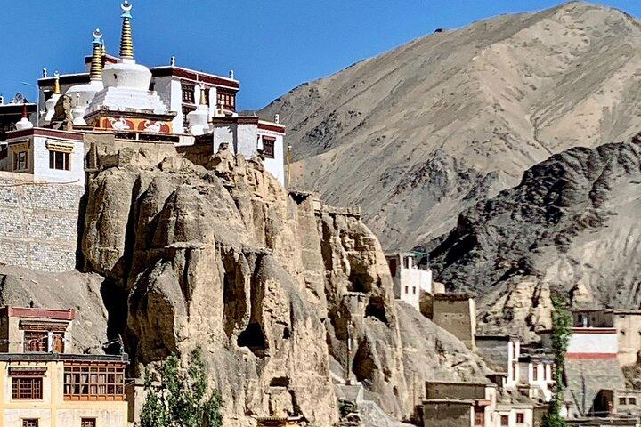 6 days Private Guided Tour of Ladakh from Delhi by flight & car