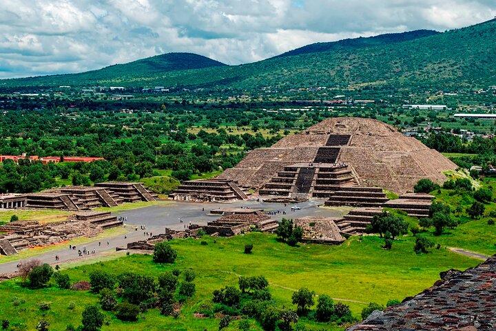 CDMX: Teotihuacan Tour with Transport, Basilica & Tlatelolco